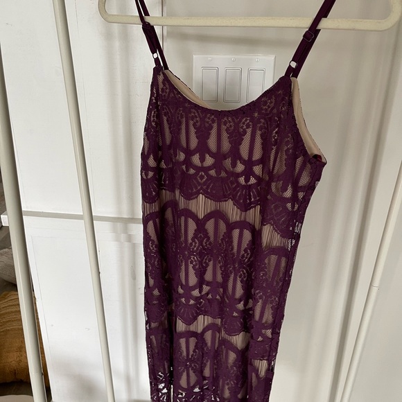 Winners Burgundy Lace Dress - Picture 2 of 3